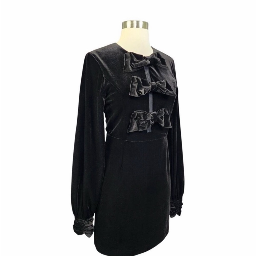 Elegant Black Velvet Dress with Bow Accents